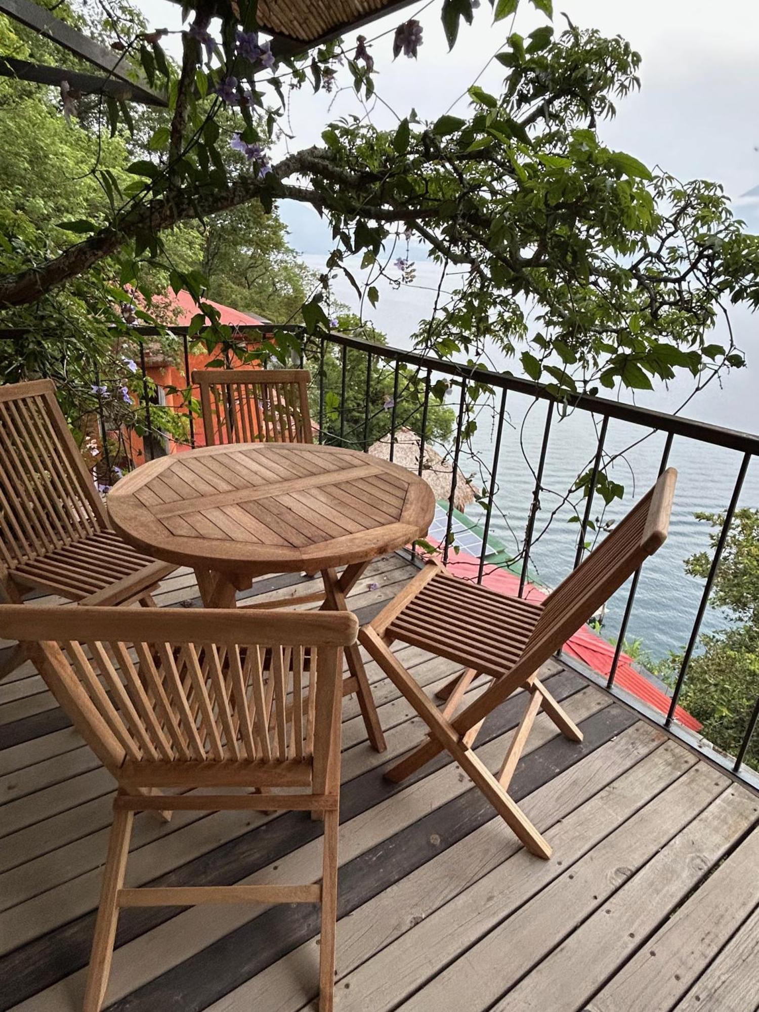 Atitlan Sunset Lodge Santa Cruz La Laguna Exterior foto