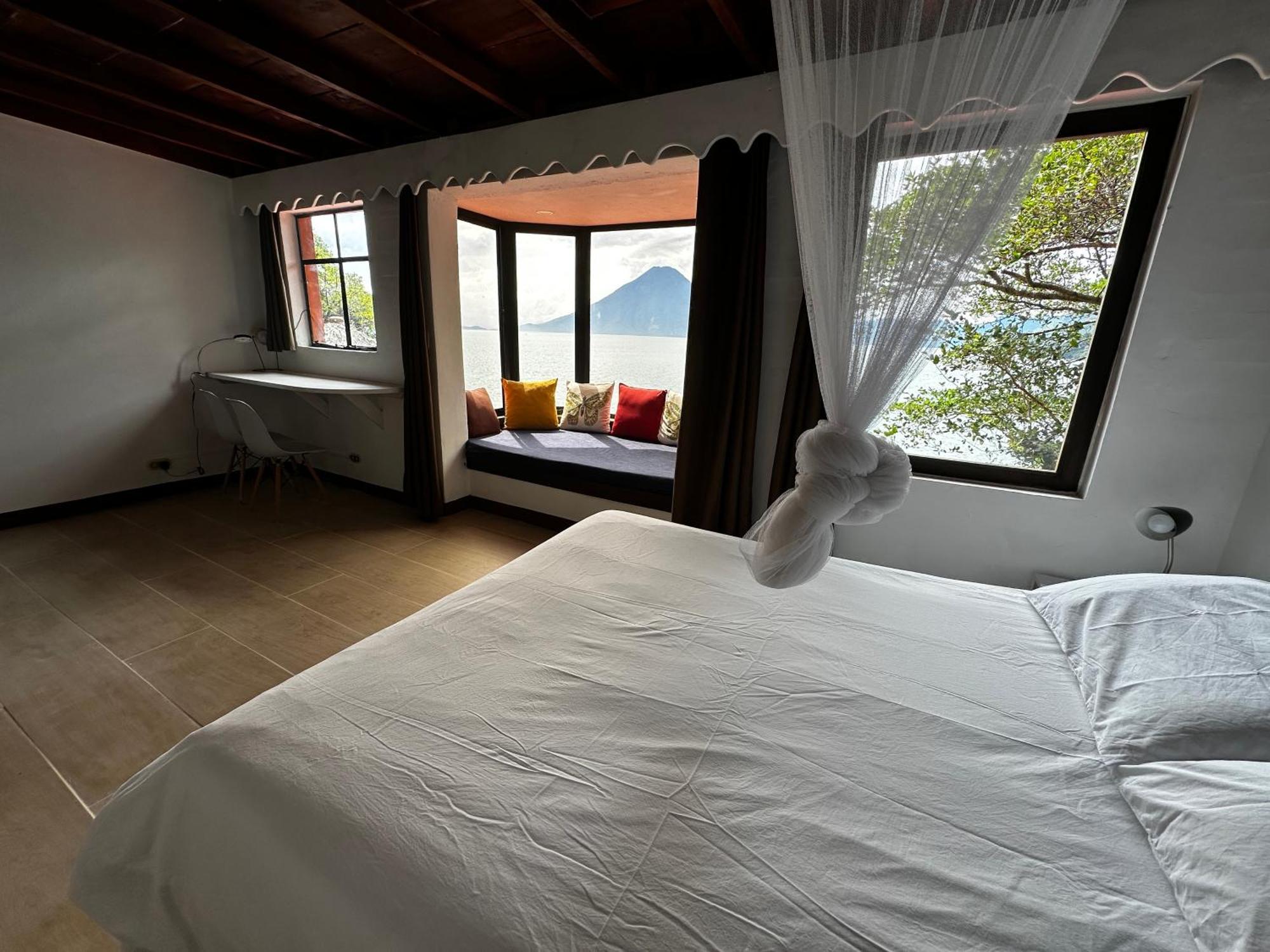 Atitlan Sunset Lodge Santa Cruz La Laguna Exterior foto