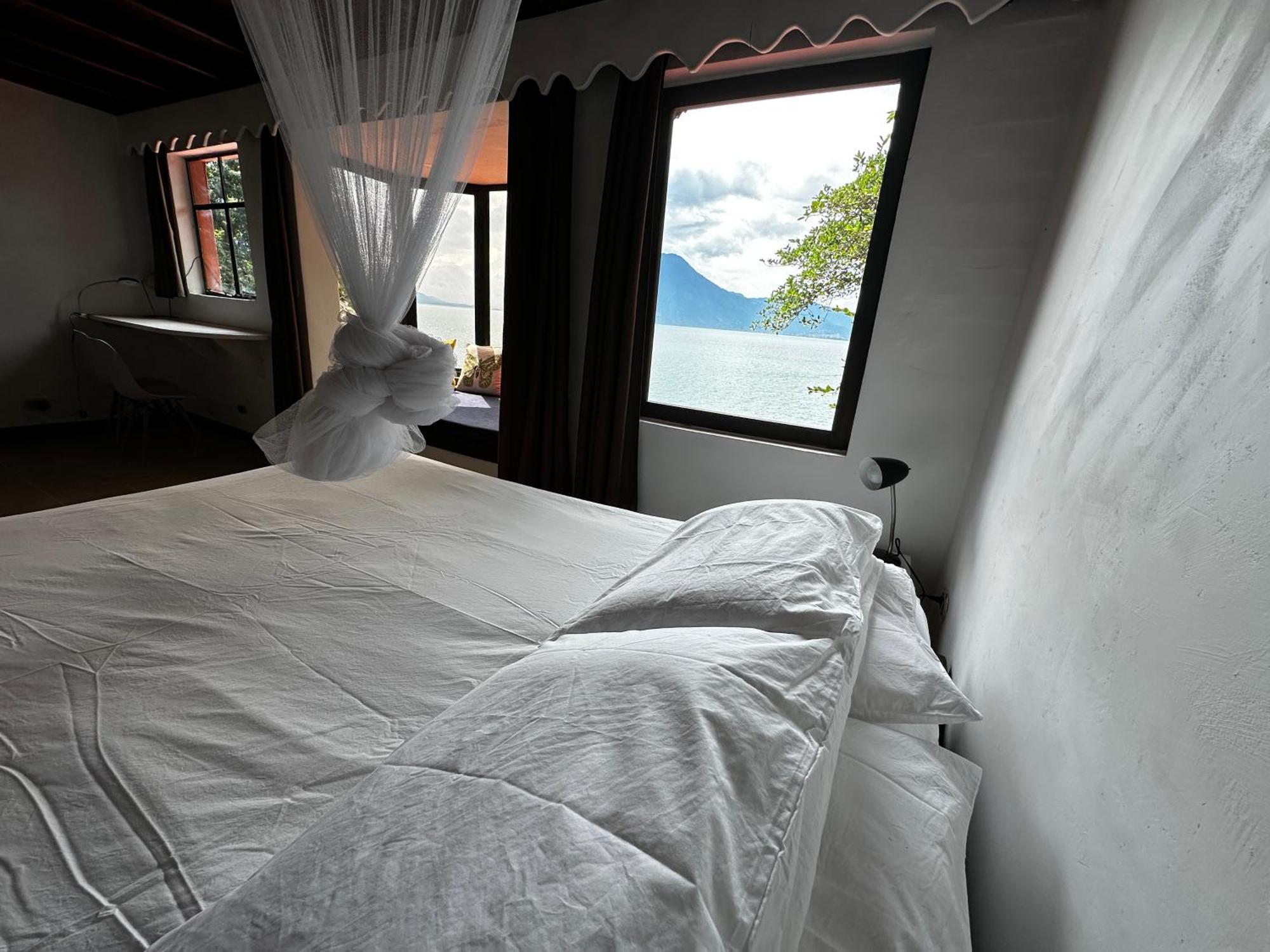 Atitlan Sunset Lodge Santa Cruz La Laguna Exterior foto